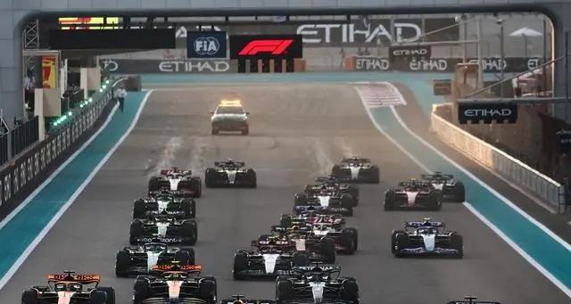 红牛车队完胜索伯车队,塞恩斯惊艳四座 红牛车队完胜索伯车队,塞恩斯惊艳四座