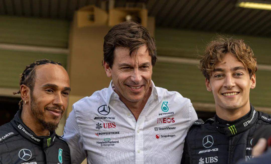 哈斯车队鏖战梅赛德斯,汉密尔顿惊艳四座 哈斯车队鏖战梅赛德斯,汉密尔顿惊艳四座