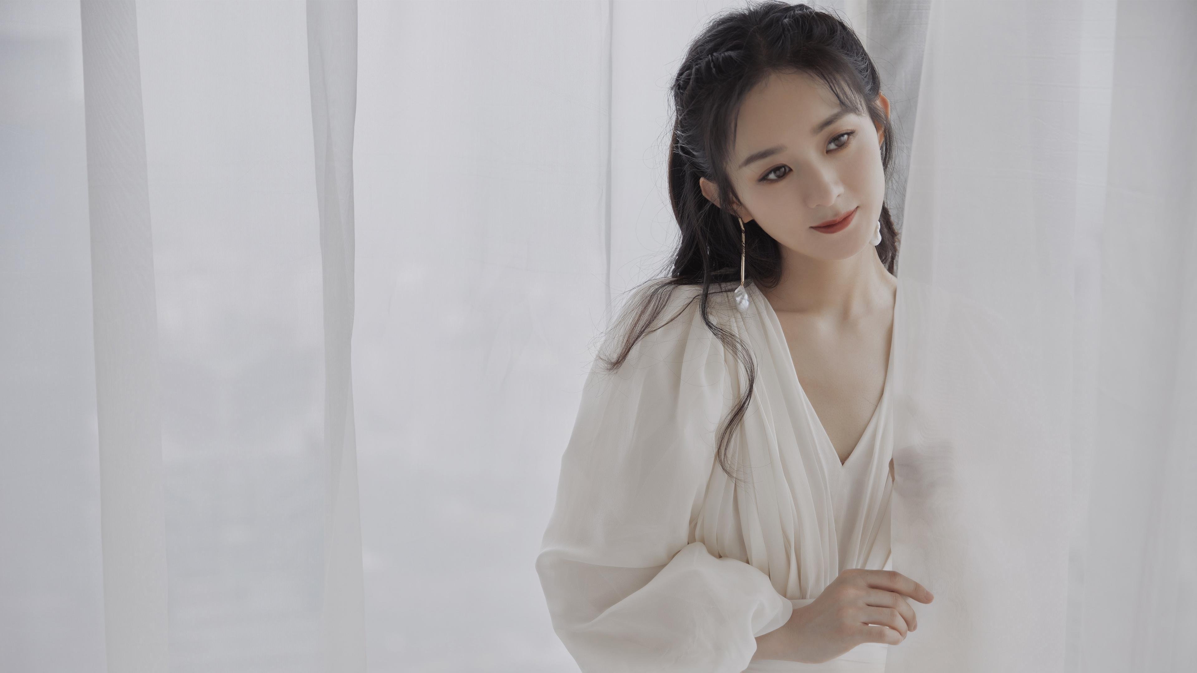 霍勒迪的双重奏，从鹈鹕击溃马刺到世界杯接管比赛