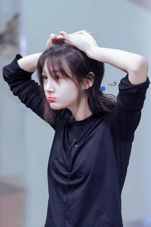 跨洋对决,小贾伦关键战不手软,灰熊险胜北京队